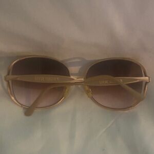 Steve Madden Elegant Gold Sunglasses
